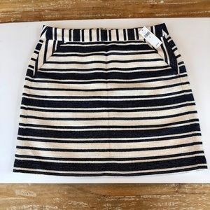 NWT Banana Republic Cream and Navy Skirt Size 6